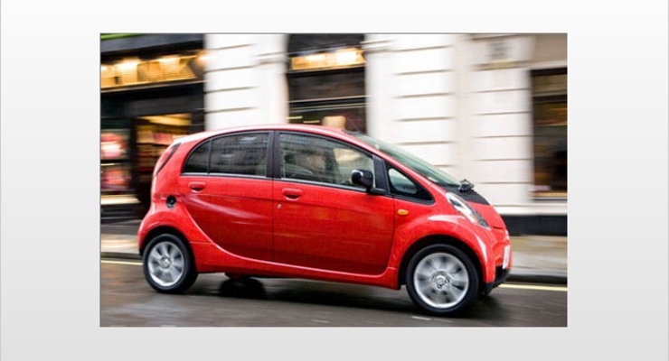 Королева Испании прорекламировала Peugeot iOn