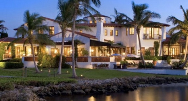 Как провести отпуск в доме знаменитости?