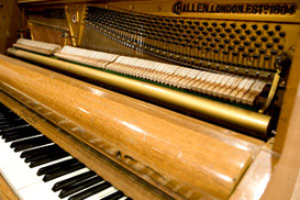 Пианино, принадлежавшее Beatles, продадут с аукциона