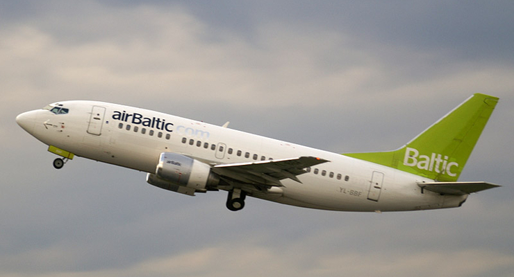 Трое украинцев будут судиться с AirBaltic
