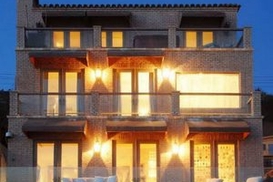 Любой желающий может арендовать особняк Оззи