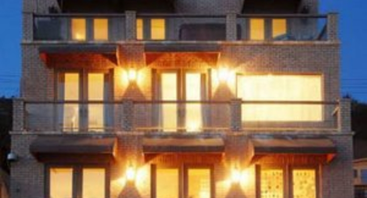 Любой желающий может арендовать особняк Оззи