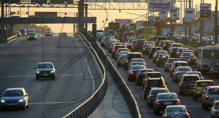 Киевские дороги уже загружены транспортом