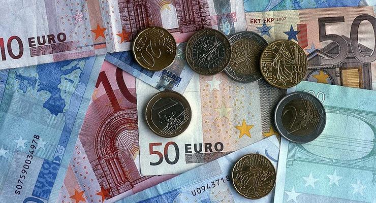 Евро упал: официальные курсы валют на 6 июля