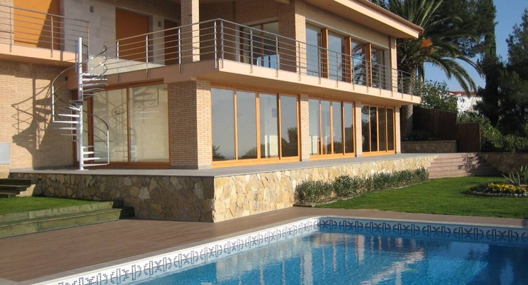 Итальянцы отказываются продавать виллы россиянам