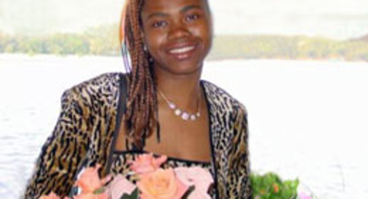 Жену Аделаджи обвиняют в финансовых махинациях