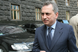 Колесников перевез семью в Москву на ПМЖ