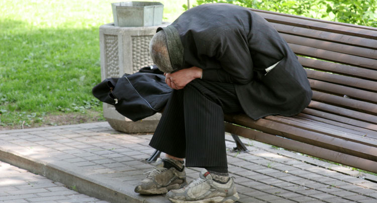 В Киеве обещают трудоустроить всех бомжей
