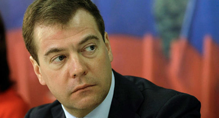 Медведев указал Путину на его место