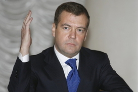 Медведев пригрозил прикрыть газ Лукашенко