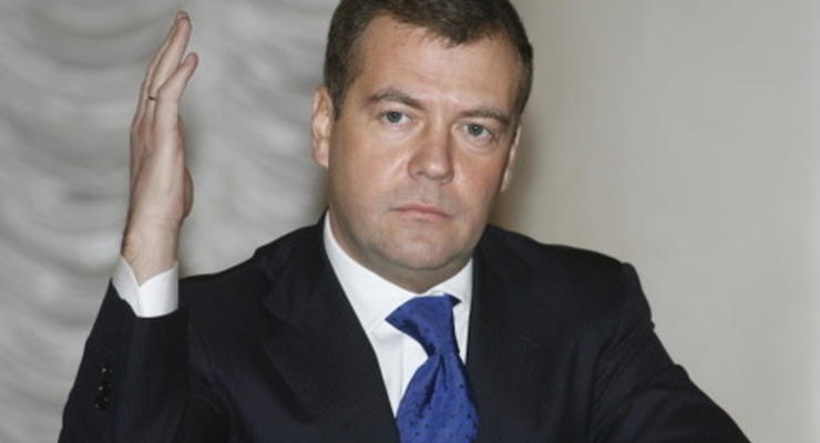 Медведев пригрозил прикрыть газ Лукашенко