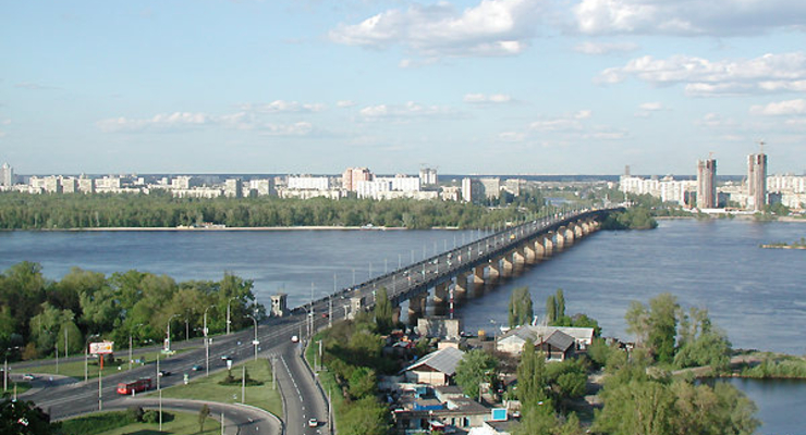 Мост Патона рушится на глазах