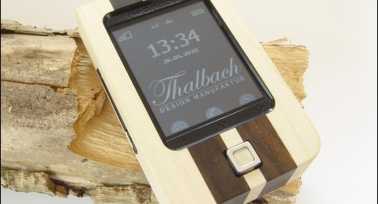 Создан деревянный мобильный телефон