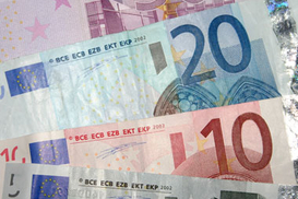 Евро уверенно дорожает в Украине