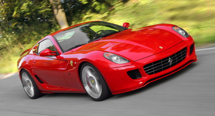 В августе Ferrari покажет новый суперкар