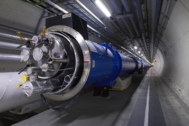 Заработал  Большой адронный коллайдер