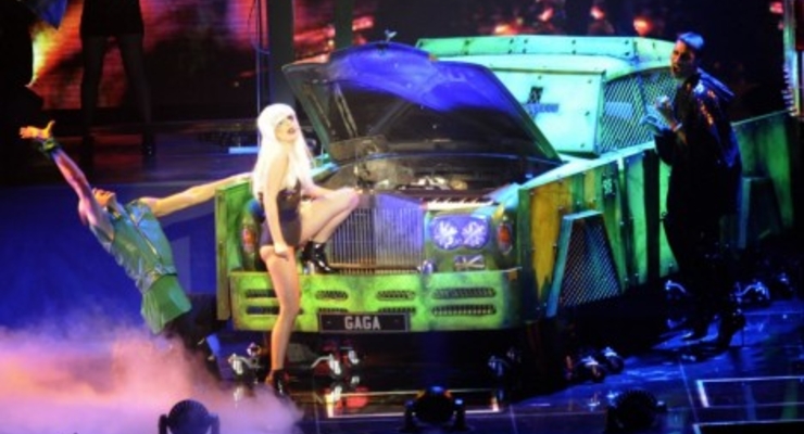 Lady GaGa подарила родителям Rolls-Royce