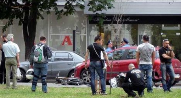 В Киеве разбился байкер