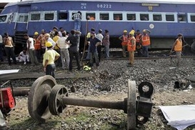 В Индии столкнулись два поезда: 65 погибших