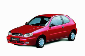 Водитель Ланоса сбил на "зебре" студента