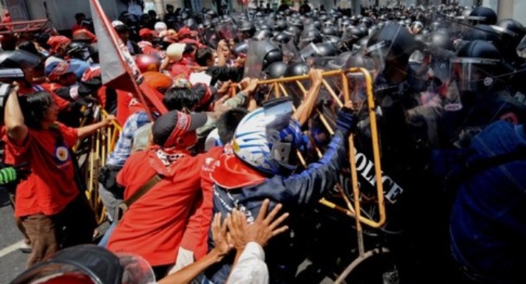 В Бангкоке ввели комендантский час