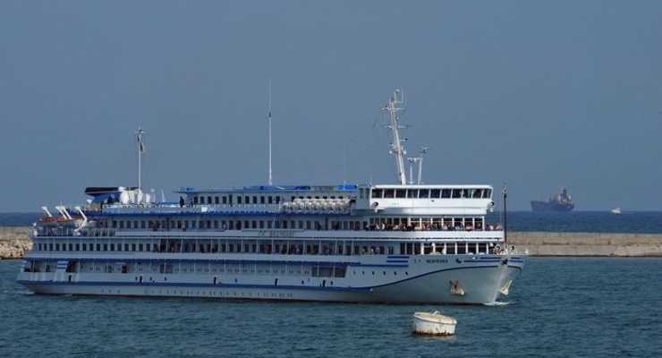 "Укрречфлот" распродает имущество