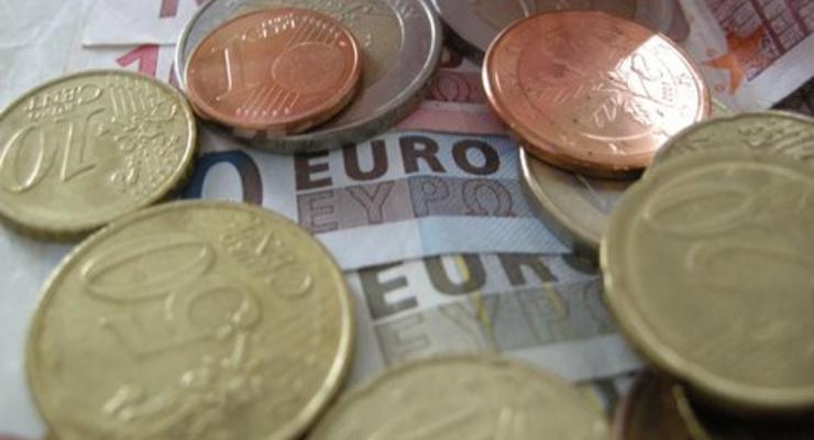 Евро на межбанке продолжает дешеветь (12.05.2010)
