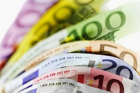 Евро в продаже подешевел (на 10:30 12.05.2010)