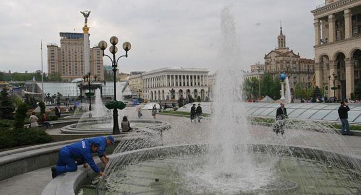 На Майдане заработали фонтаны (фото)