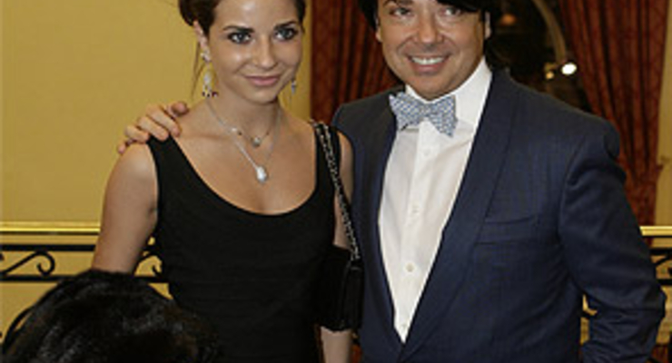 Дочь известного модельера выходит замуж за миллионера (фото)