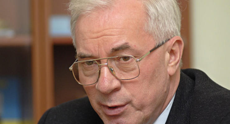 Премьер-министр Николай Азаров возражает против переписывания истории