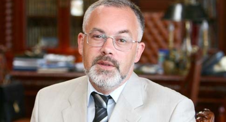 Табачник заработал в 2009 году 831 тыс. грн.