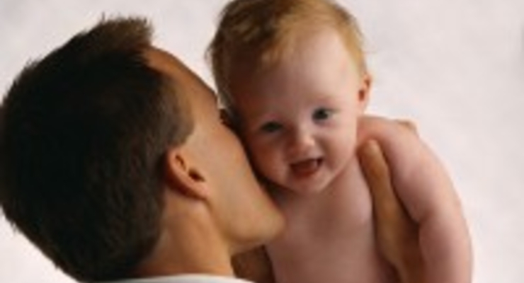 Одиноким родителям власти Киева выделят по 2 тыс.