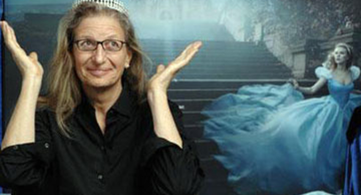 Знаменитый фотограф опять в центре финансового ска