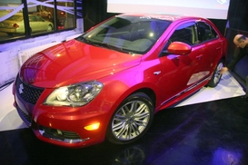 Suzuki показал Kizashi Sport 2011 (ФОТО)