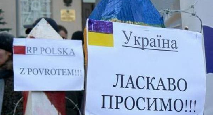 На границе с Польшей километровые пробки