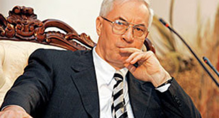 Азаров: Минимальная зарплата составит 888 грн