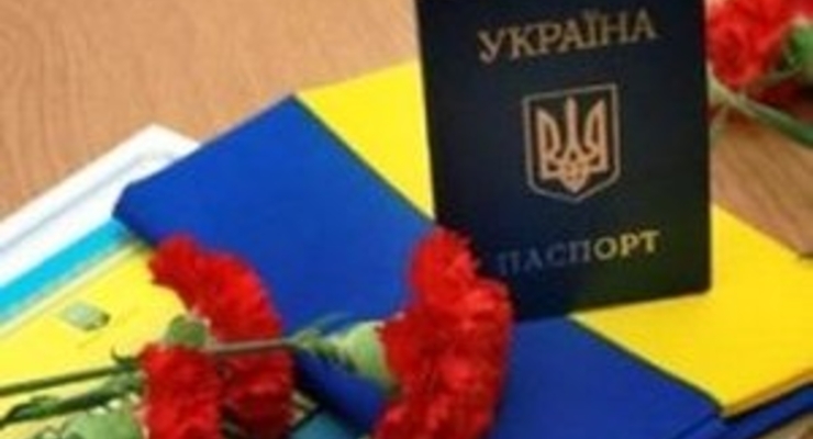 Паспорта будет выдавать миграционная служба