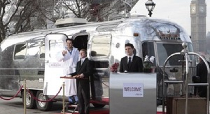 В Лондоне открылся самый маленький отель в мире (фото)