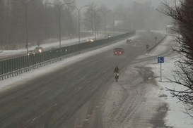 Из-за плохих дорог в Украине сорван 21 автобусный рейс