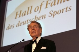 Экс-главу концерна Krupp наградили медалью за спасение евреев (ФОТО)