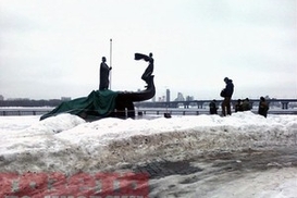 Обрушился памятник основателям Киева (фото)