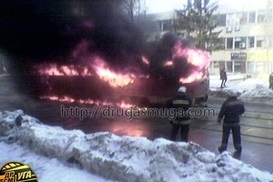 В Киеве на Подоле сгорел трамвай (фото)