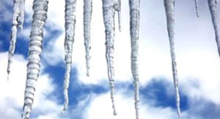 В центре Киева сосулька убила женщину