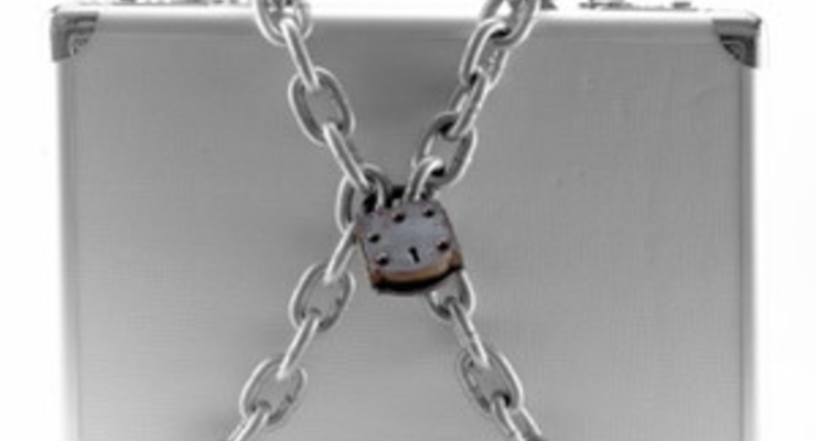 Госфинуслуг остановила действие лицензий трёх страховых компаний