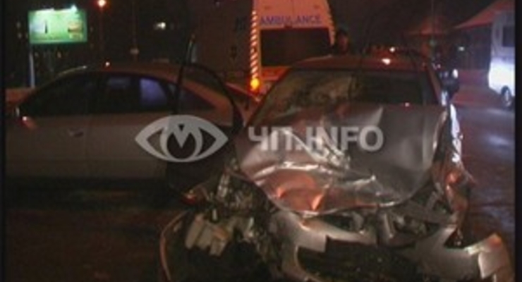 В Киеве из-за собаки столкнулись три автомобиля (фото)