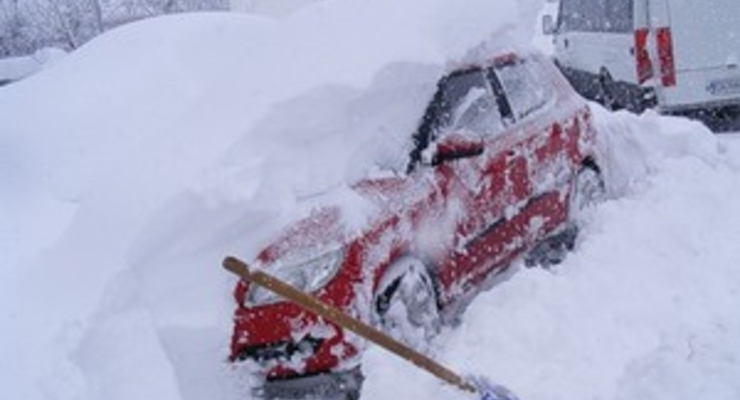 Киевавтодор: С начала зимы на Киев выпало более 130 тысяч тонн снега