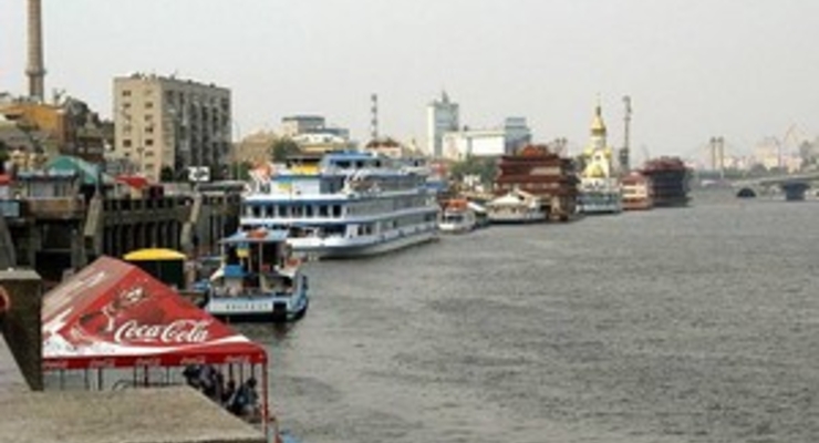 В столице закрыли 16 ресторанов и гостиниц на берегу Днепра