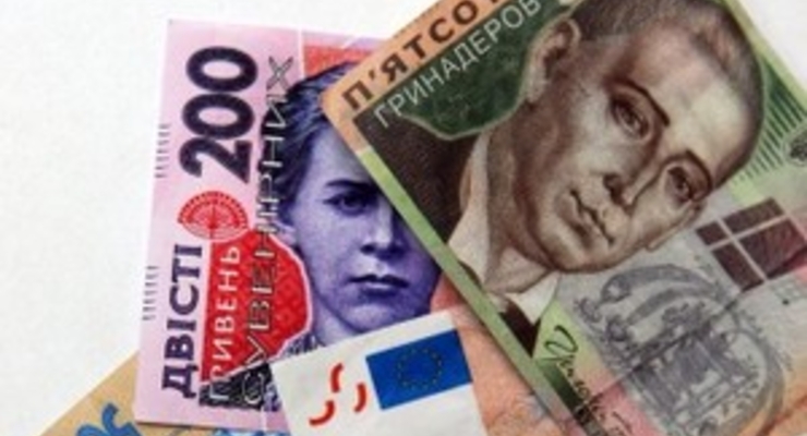 Курс гривны на межбанке продолжает расти