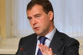 Медведев уже поздравил Януковича